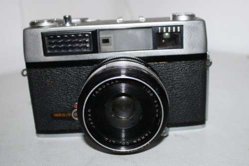 **Taron Vic**35mm Camera..Taronar 1:2.8 45mm Lens..Shutter Fires..