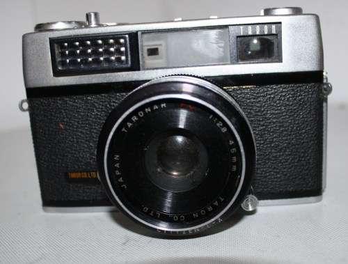 **Taron Vic**35mm Camera..Taronar 1:2.8 45mm Lens..Shutter Fires..