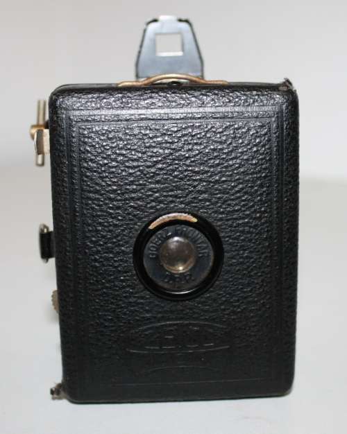 **Zeiss Ikon** Baby Box Tengor.."Zeiss IkonFilm A8"..4x61/2cm...Camera-6x5.5x8cm