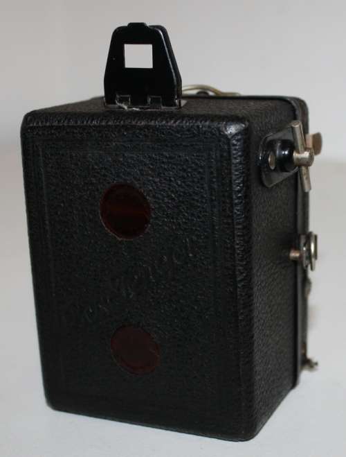 **Zeiss Ikon** Baby Box Tengor.."Zeiss IkonFilm A8"..4x61/2cm...Camera-6x5.5x8cm