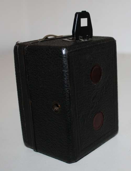 **Zeiss Ikon** Baby Box Tengor.."Zeiss IkonFilm A8"..4x61/2cm...Camera-6x5.5x8cm
