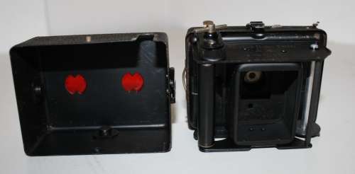 **Zeiss Ikon** Baby Box Tengor.."Zeiss IkonFilm A8"..4x61/2cm...Camera-6x5.5x8cm