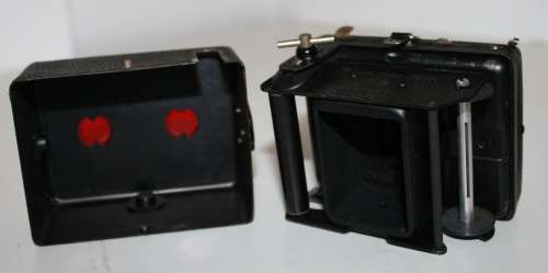 **Zeiss Ikon** Baby Box Tengor.."Zeiss IkonFilm A8"..4x61/2cm...Camera-6x5.5x8cm