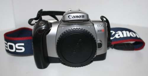 **Canon EOS-300-x 35mm Camera Body**Switches on..See photos with "info" on screen.