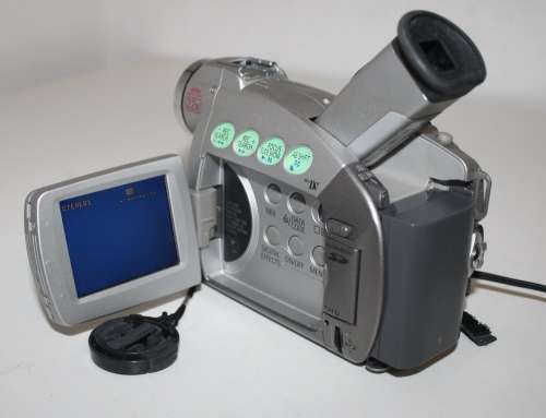 **Canon MV 550i**Digital Video Camcorder....Incl Charger/Cables/Instruction etc..As per Photos