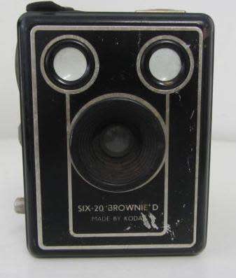 **Six-20-Brownie'D'-Made by Kodak**Box Camera....Good Condition..As per Photos