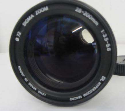 **Sigma AF-MF Zoom 28-200mm1:3.5-5.6 DL HyperZoom Macro-(72) Aspherical IF Lens.