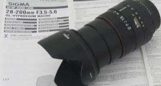 **Sigma AF-MF Zoom 28-200mm1:3.5-5.6 DL HyperZoom Macro-(72) Aspherical IF Lens.