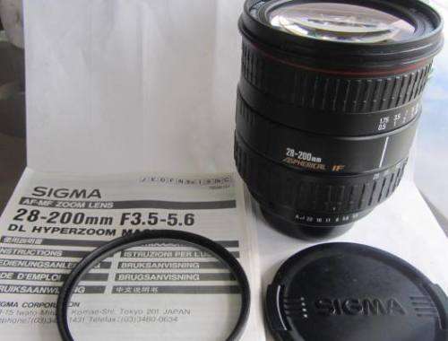 **Sigma AF-MF Zoom 28-200mm1:3.5-5.6 DL HyperZoom Macro-(72) Aspherical IF Lens.