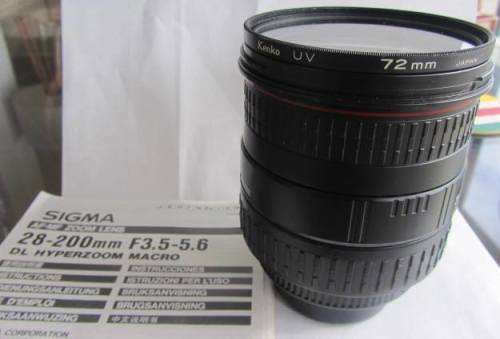 **Sigma AF-MF Zoom 28-200mm1:3.5-5.6 DL HyperZoom Macro-(72) Aspherical IF Lens.
