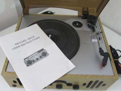 **Record Player**-Shenzhen-3 Speed 33/45/78 with FM/AM Radio....Excellent Condition.
