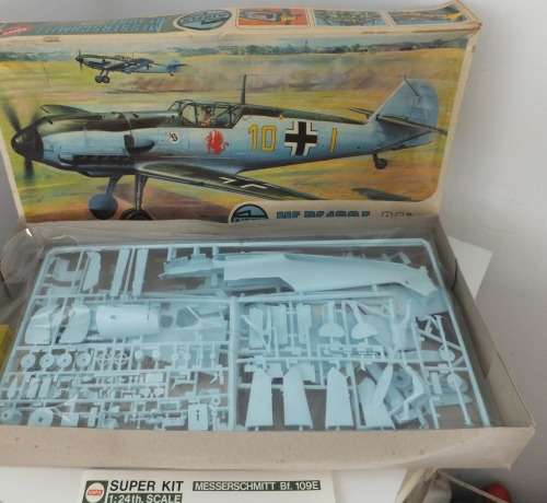 **Airfix** Messerschmitt BF 109E-24th Scale-Parts Sealed-Box Shows "Old" Model.