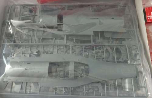 Fighting Falcon-F-16CC/CJ(Block40/50)Academy-1/32 Scale..Parts still Sealed-620 Like "New"