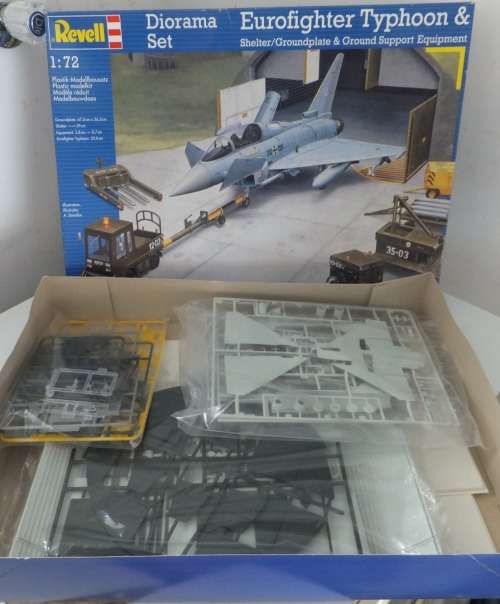 Eurofighter Typhoon and Shelter/Groundplate and Equipment..Revell-Parts still Sealed.