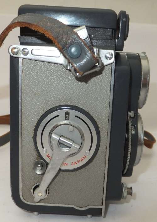 **Yashica-44**Bay Grey TLR Camera-Yashikor f=60mm 1:3.5 Lenses..