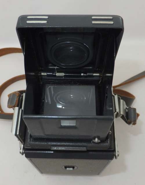 **Yashica-44**Bay Grey TLR Camera-Yashikor f=60mm 1:3.5 Lenses..