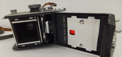 **Yashica-44**Bay Grey TLR Camera-Yashikor f=60mm 1:3.5 Lenses..