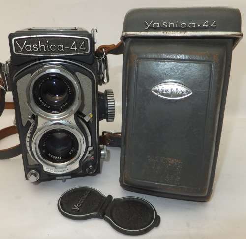 **Yashica-44**Bay Grey TLR Camera-Yashikor f=60mm 1:3.5 Lenses..