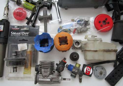 **Losi/Hongnor etc Radio Control Cars**Combo Not tested Spares etc.