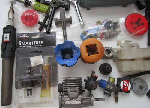 **Losi/Hongnor etc Radio Control Cars**Combo Not tested Spares etc.