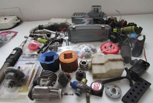 **Losi/Hongnor etc Radio Control Cars**Combo Not tested Spares etc.