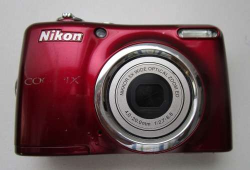 **Nikon Coolpix Digital Camera**...Tested Working....Memory Card Not Included...Incl Bag