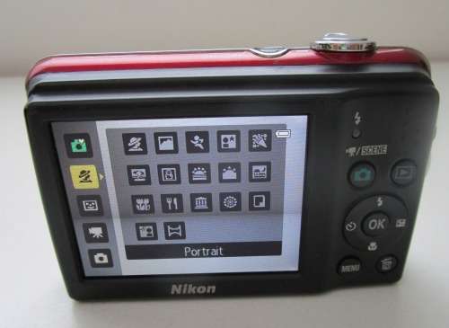 **Nikon Coolpix Digital Camera**...Tested Working....Memory Card Not Included...Incl Bag