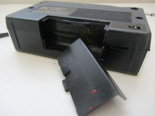 **National Panasonic**Portable Radio FM/SW-GX-636-Switches On-Does Not "Tune"..15.5x9.5cm