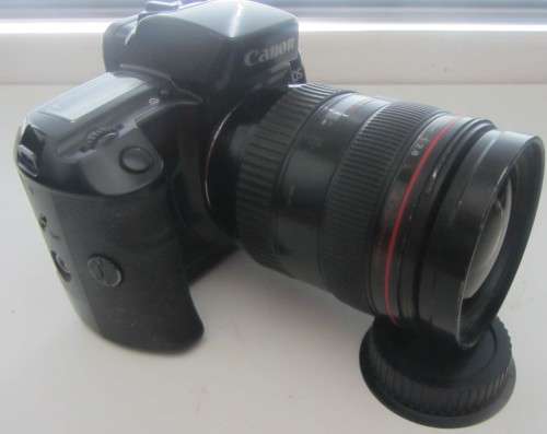 **Canon EOS 5**Semi Professional 35mm Camera.-Canon E.F. Ultrasonic f 2.8 L-28-70mm Lens.
