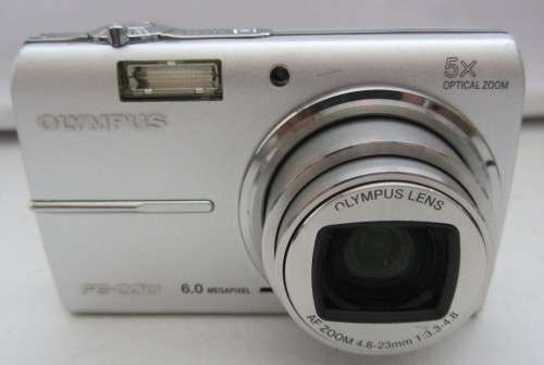 Olympus FE-200 Digital Compact Camera-Excellent Condition-Boxed.