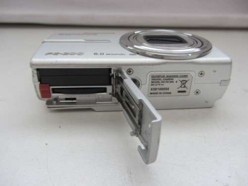 Olympus FE-200 Digital Compact Camera-Excellent Condition-Boxed.