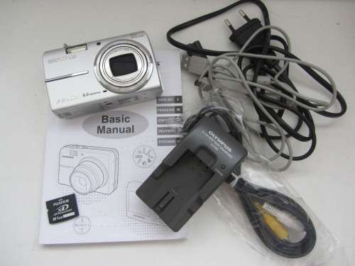 Olympus FE-200 Digital Compact Camera-Excellent Condition-Boxed.
