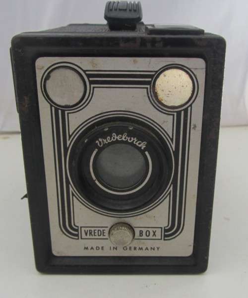 Vredeburgch-Vrede Box-Vintage Camera Shutter Fires.