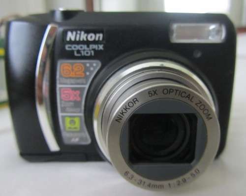 Nikon CoolPix L101-Uses + Batteries-Good Condition-
