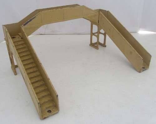 Hornby Pedestrian Bridge-Metal-14cm Inbetween Pillars