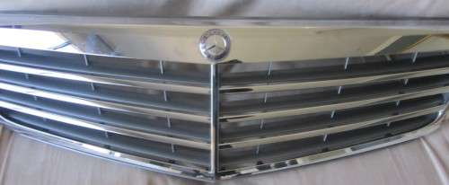 Mercedes Benz Grille W 204(07-10)-Never been Used-Excellent New Condition-As Photos-parts numbers