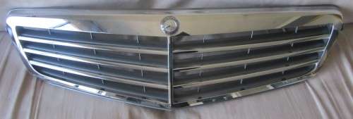 Mercedes Benz Grille W 204(07-10)-Never been Used-Excellent New Condition-As Photos-parts numbers