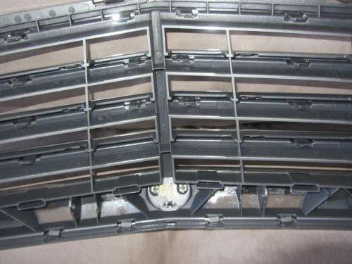 Mercedes Benz Grille W 204(07-10)-Never been Used-Excellent New Condition-As Photos-parts numbers