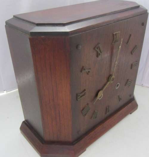 Mantel Clock-Oak Cased-26cm Long/12.5cm Wide/22cm High. With Pendulum-No Key-Not Tested