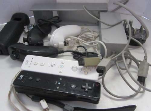Nintendo Wii Console Plus Controllers etc-As per Photos.