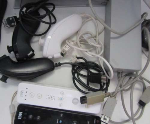 Nintendo Wii Console Plus Controllers etc-As per Photos.