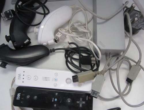 Nintendo Wii Console Plus Controllers etc-As per Photos.