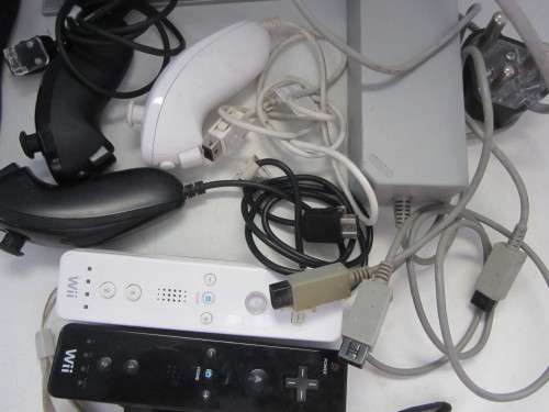Nintendo Wii Console Plus Controllers etc-As per Photos.