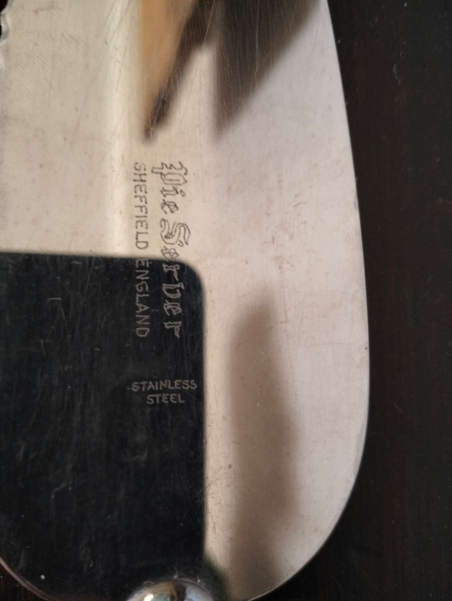 Silver cake lifter and serviette ring