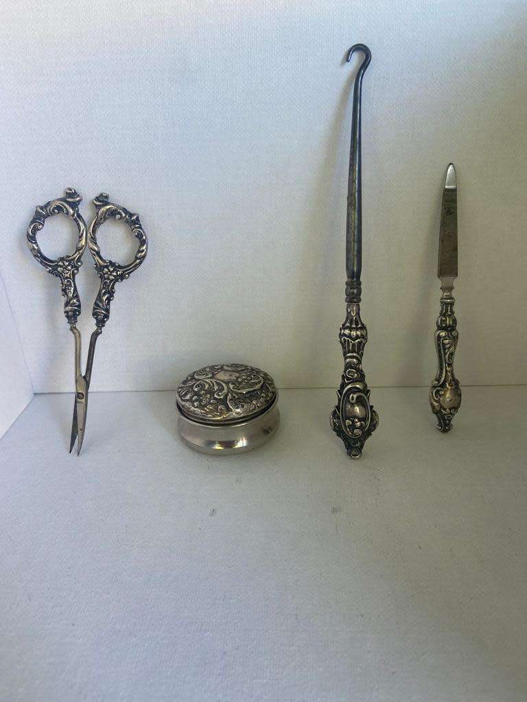 Silver grooming set