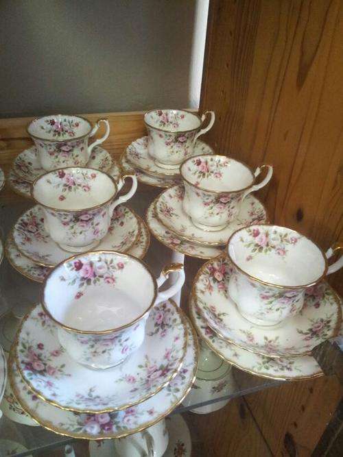 2x trio's Royal Albert Cottage Garden in mint condition