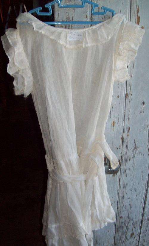 ANTIQUE MUSLIN GIRLS WHTE DRESS