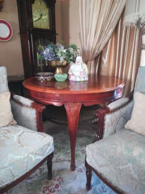 Inlaid wood round dining table