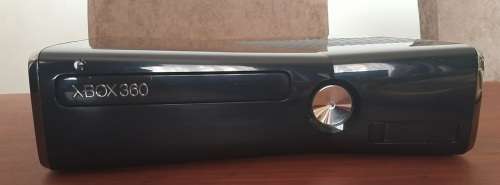 XBOX 360 Slim - 40+ games included - RGH3 Modded + 2 Controllers + Kinect + Wireless Steering Wheel