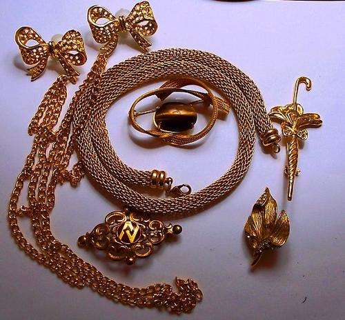 JOB LOT OF JEWELLERY